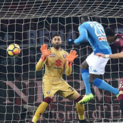 Il Napoli ritrova gol, vittoria e primato